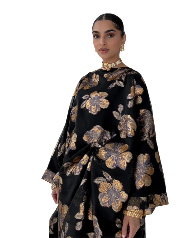 Dahlia in Black & Gold