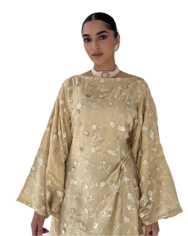 Alaia in Beige